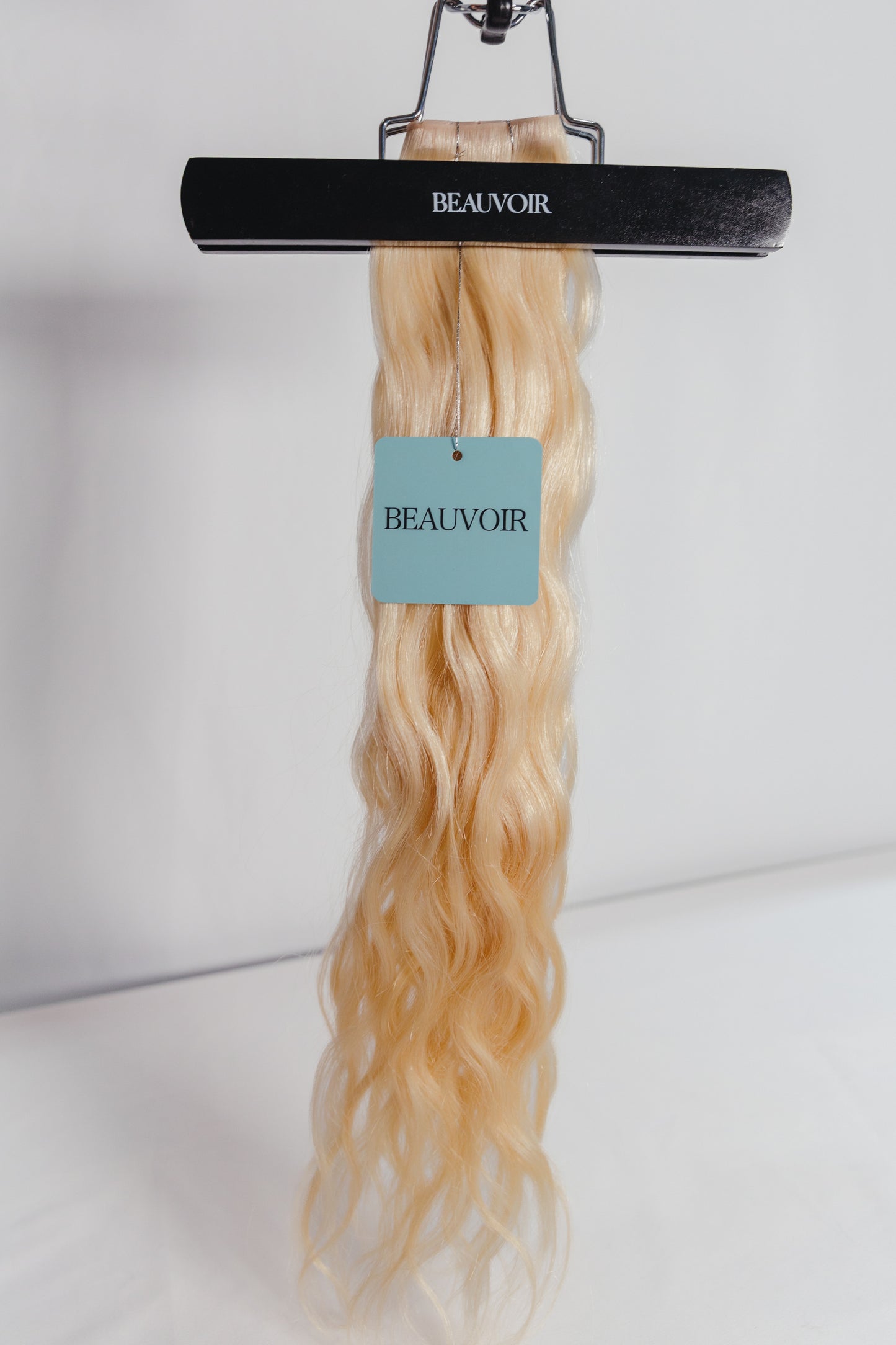 Butterfly Wave Texture Weft 20" 60g - #22 Southern Belle Blonde