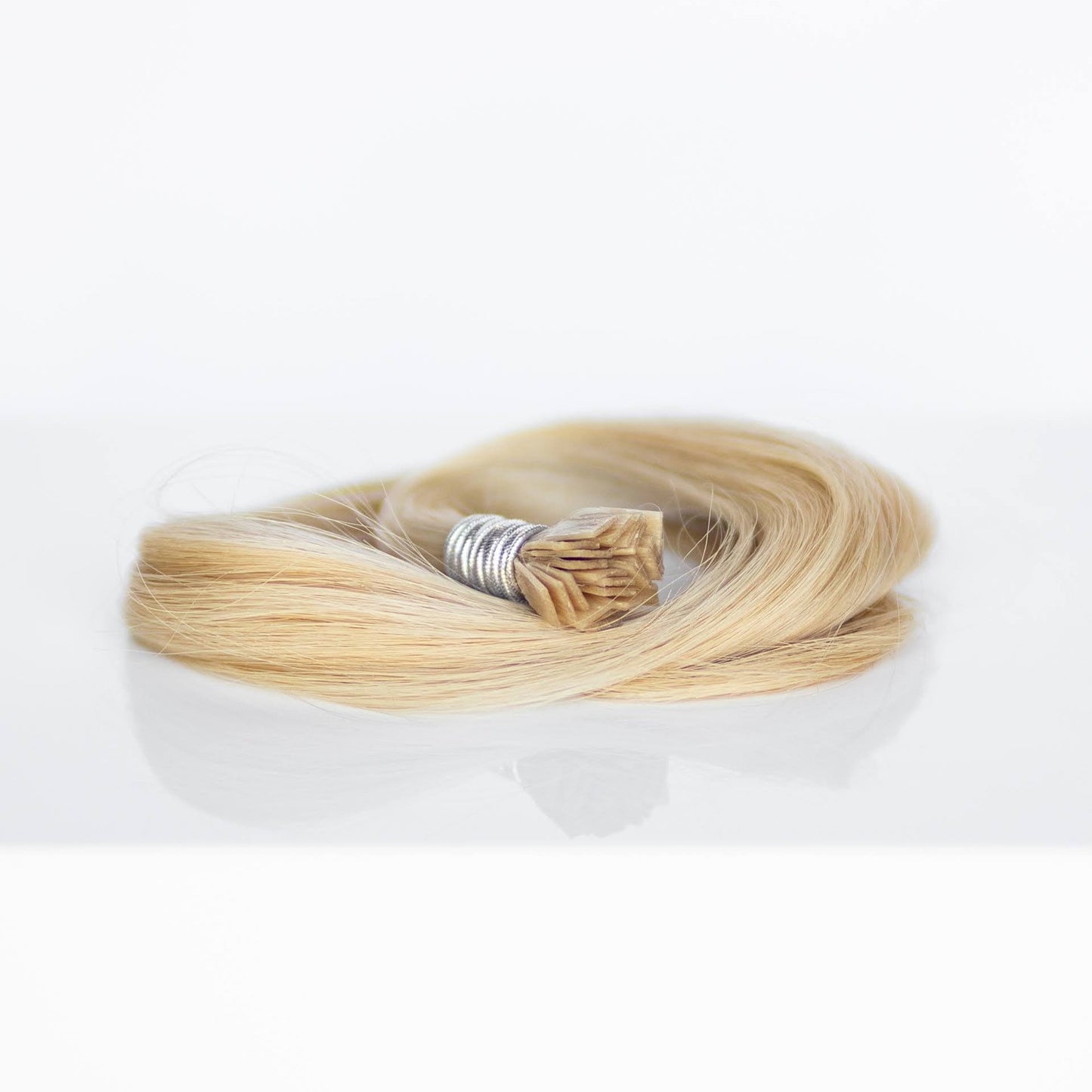 K-Tip 24" 25g Single Donor Virgin - #16 Paris Blonde (aka Vanilla Blonde)