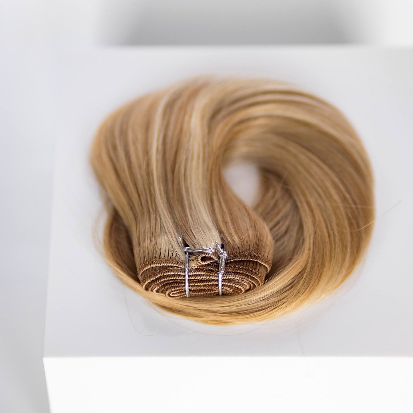 Machine-Tied Weft 18" 130g Professional Hair Extensions - #80/18/46 Summer Blonde (aka Piano Key White Truffle)