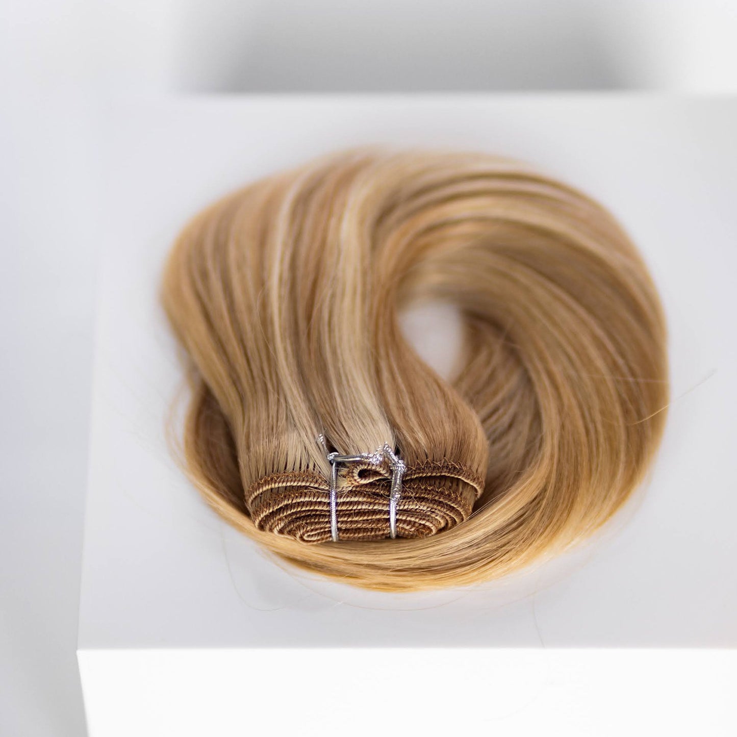 Machine-Tied Weft 18" 130g Single Donor Virgin - #80/18/46 Summer Blonde (aka Piano Key White Truffle)