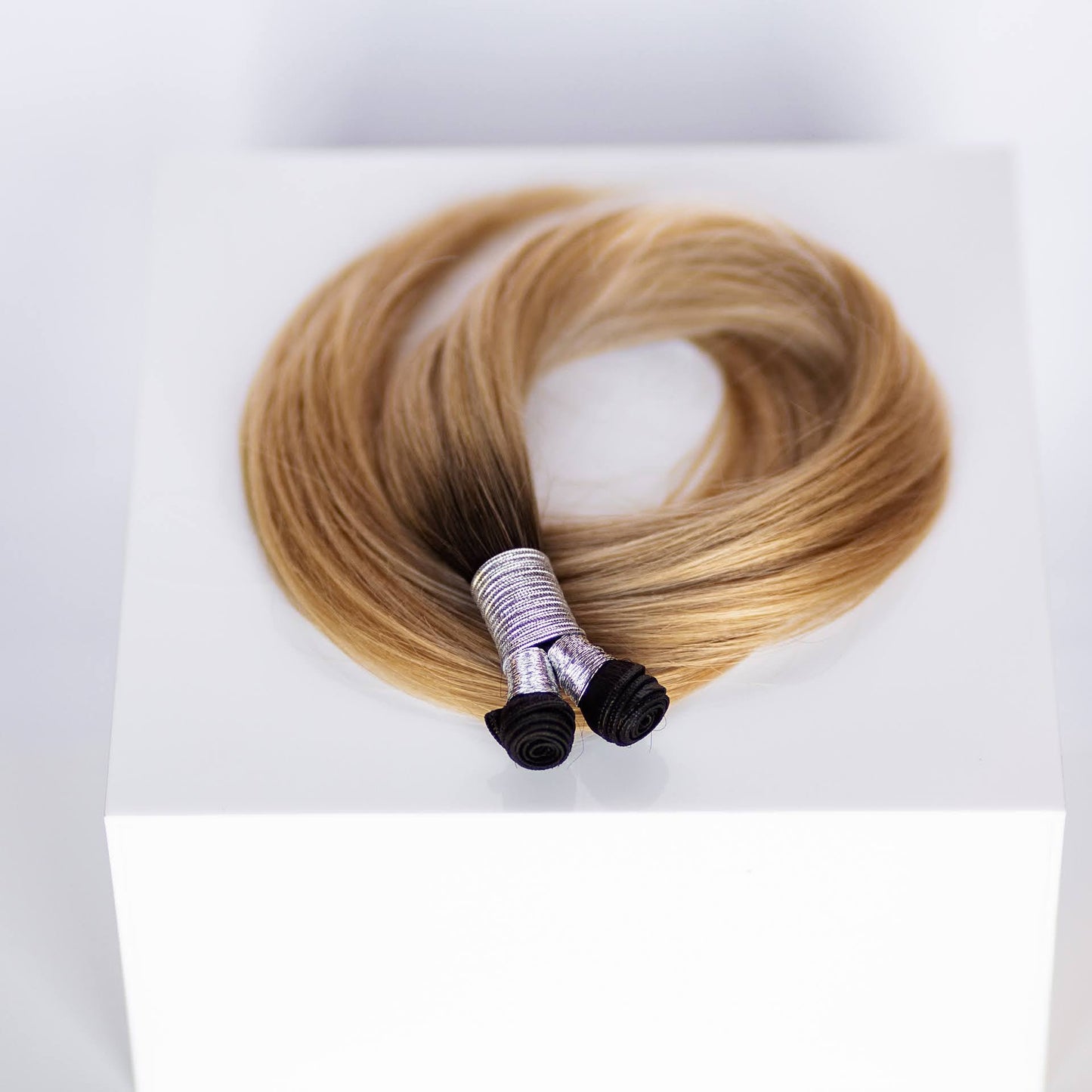 Genius (Micro) Weft 22" 88g Single Donor Virgin - #T1CC/18 Lived in Rooted Blonde