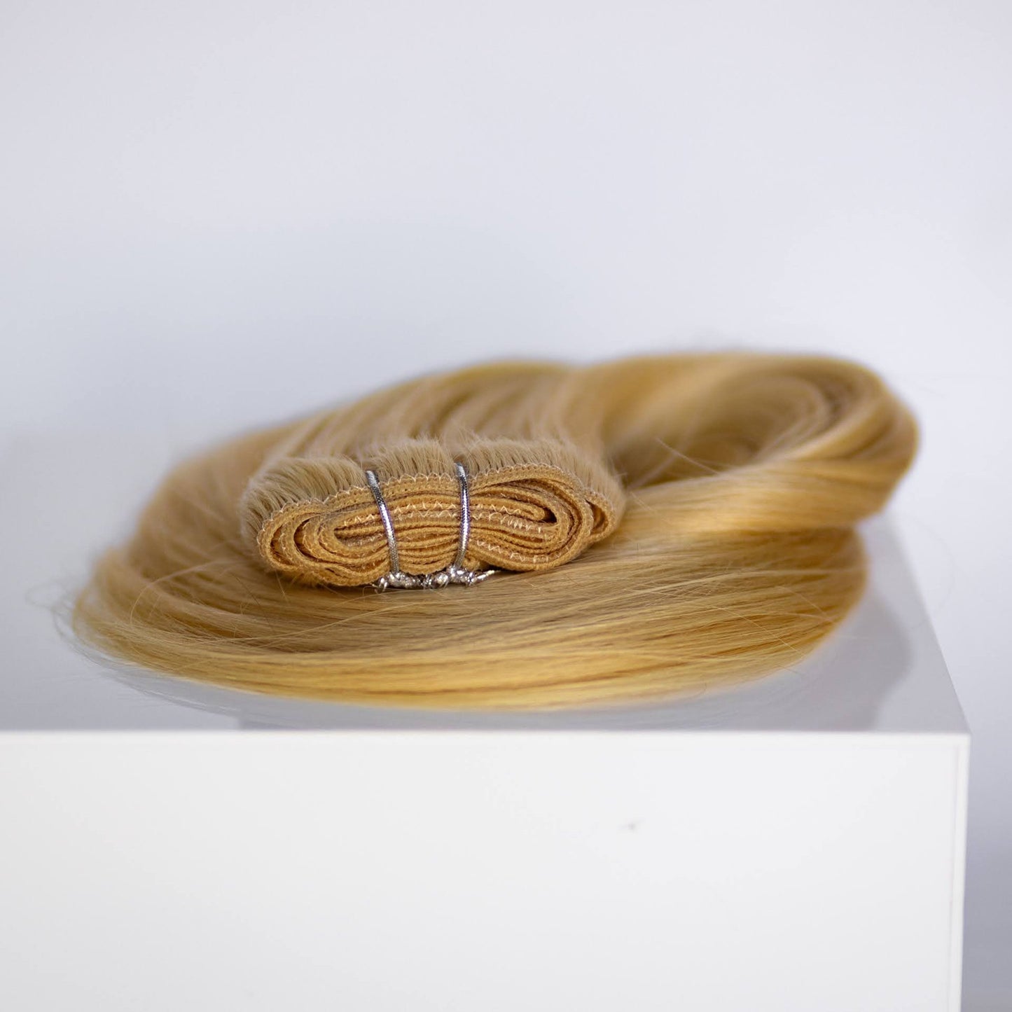 Machine-Tied Weft 20" 145g Single Donor Virgin - #22 Southern Belle Blonde (aka Light Ash Blonde)