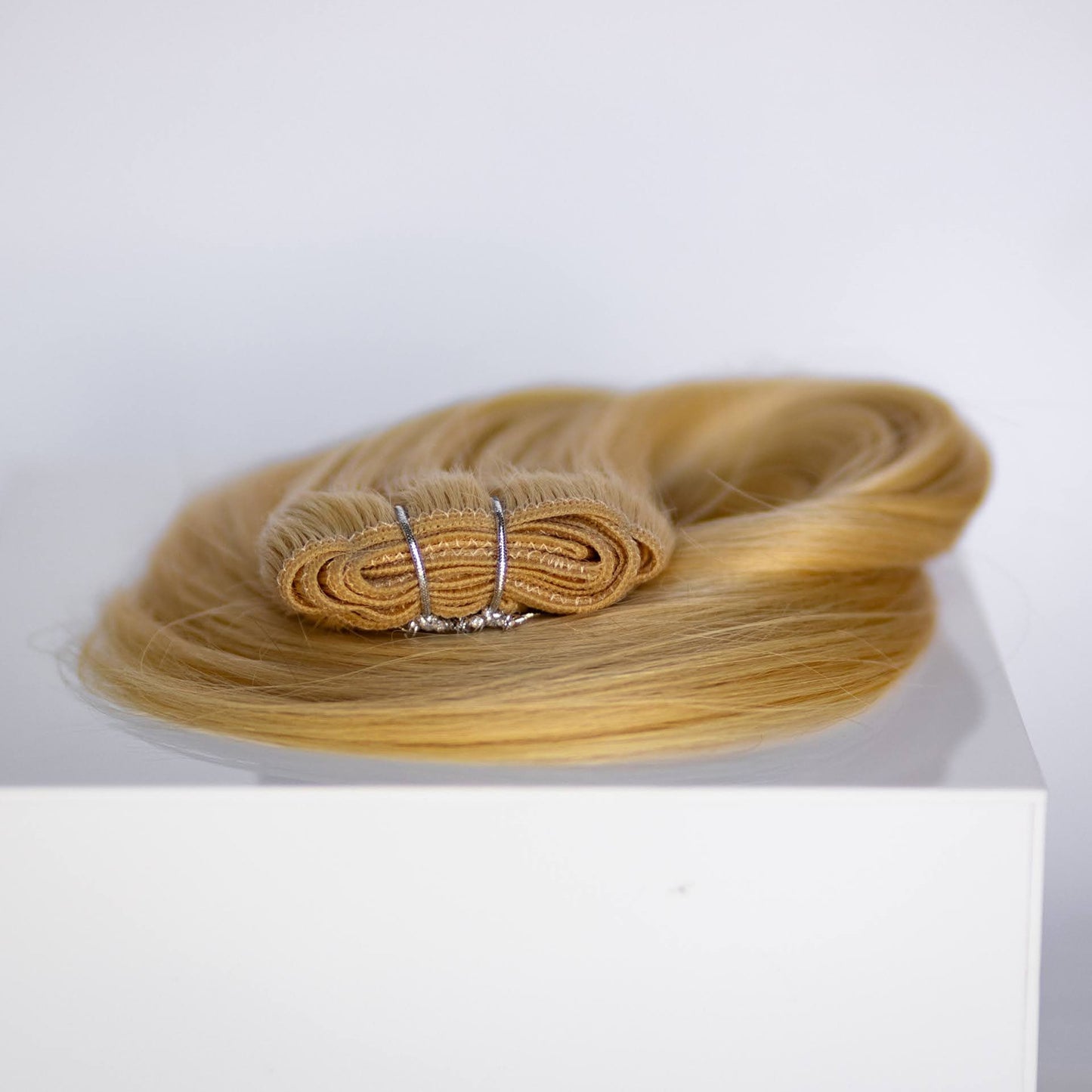 Machine-Tied Weft 24" 170g Professional Hair Extensions - #22 Southern Belle Blonde (aka Light Ash Blonde)