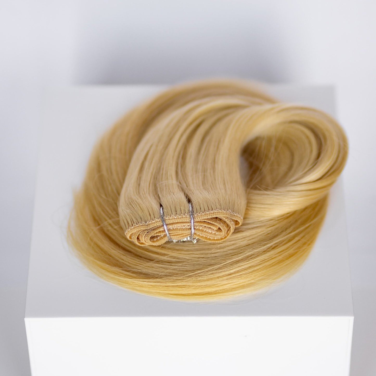 Machine-Tied Weft 24" 170g Professional Hair Extensions - #22 Southern Belle Blonde (aka Light Ash Blonde)