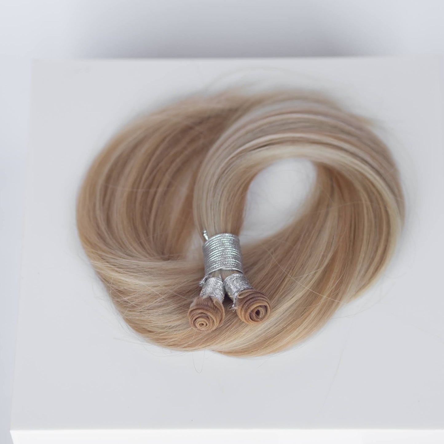 Genius (Micro) Weft 18" 68g Single Donor Virgin - #10/16/60 J’Adore Blonde Highlight (aka Sweet Blonde)