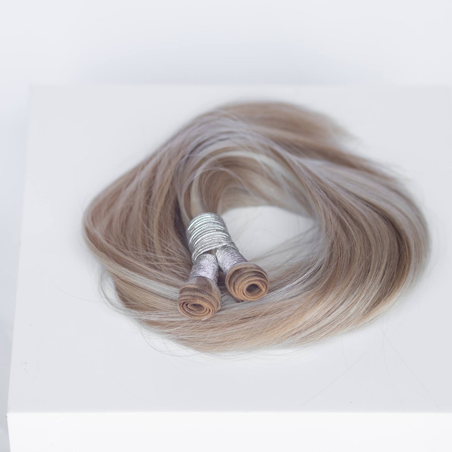 Genius (Micro) Weft 20" 80g Single Donor Virgin - #80/18/46 Summer Blonde (aka Piano Key White Truffle)