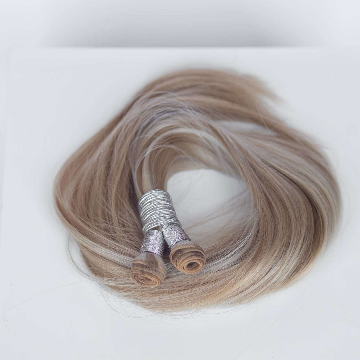 Genius (Micro) Weft 20" 80g Single Donor Virgin - #80/18/46 Summer Blonde (aka Piano Key White Truffle)