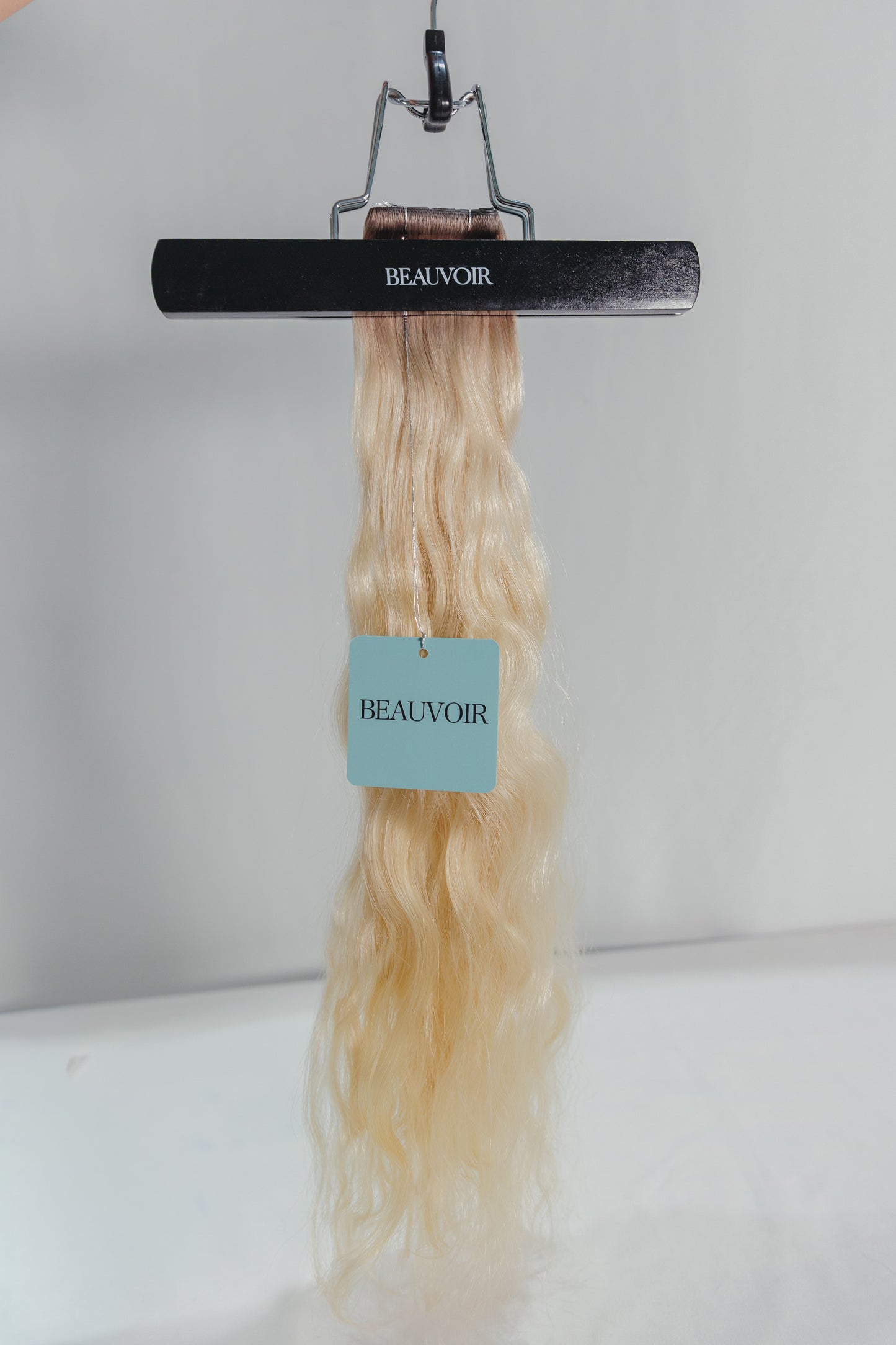 Butterfly Wave Texture Weft 20" 60g - #T1CC/80 Smokey Blonde