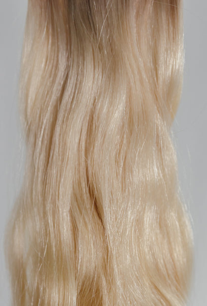 Butterfly Wave Texture Weft 20" 60g - #T1CC/80 Smokey Blonde
