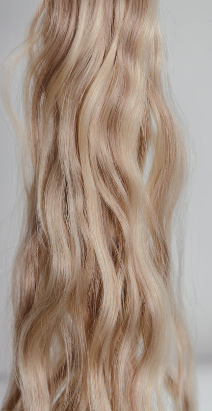Butterfly Wave Texture Weft 20" 60g - #1111 Western Ash Blonde