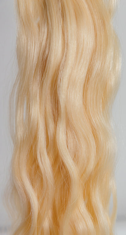 Butterfly Wave Texture Weft 20" 60g - #22 Southern Belle Blonde