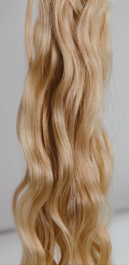 Butterfly Wave Texture Weft 24" 75g - #80/18/46 Summer Blonde