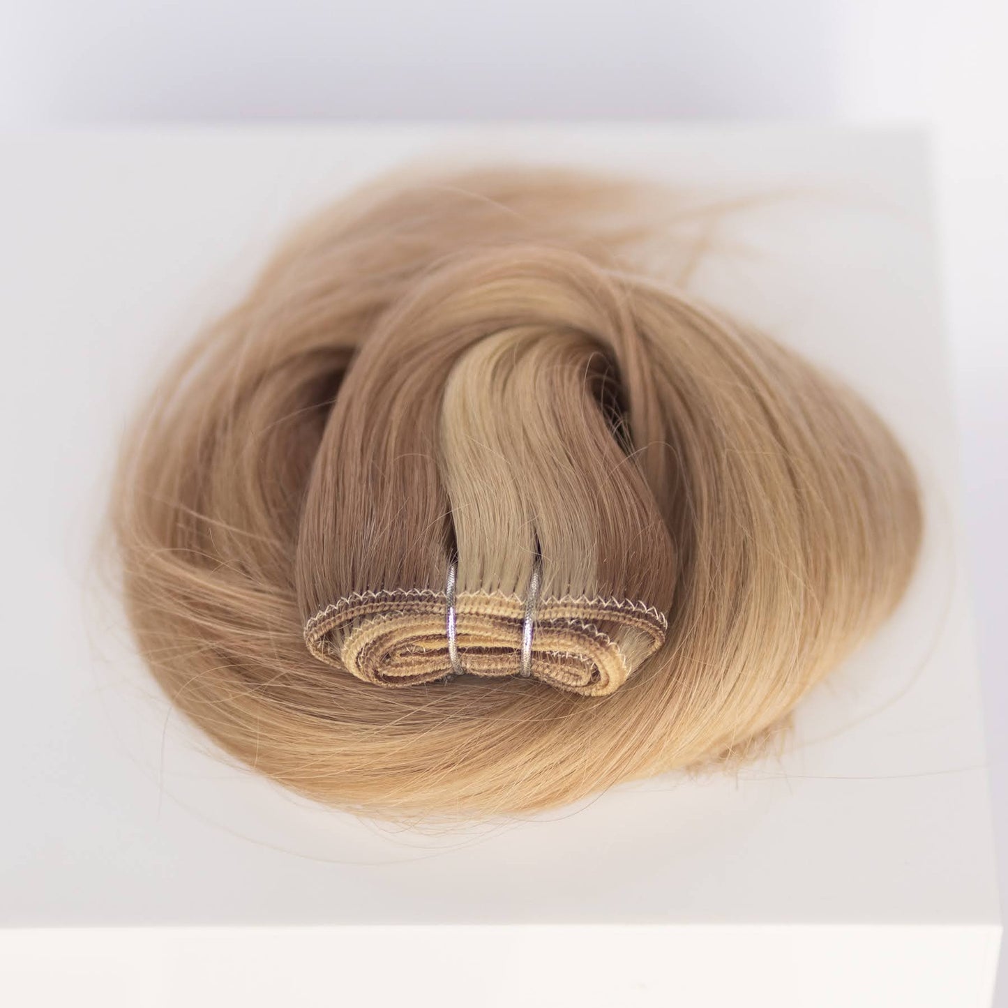 Machine-Tied Weft 20" 145g Professional Hair Extensions - #10/16/60 J’Adore Blonde Highlight (aka Sweet Blonde)