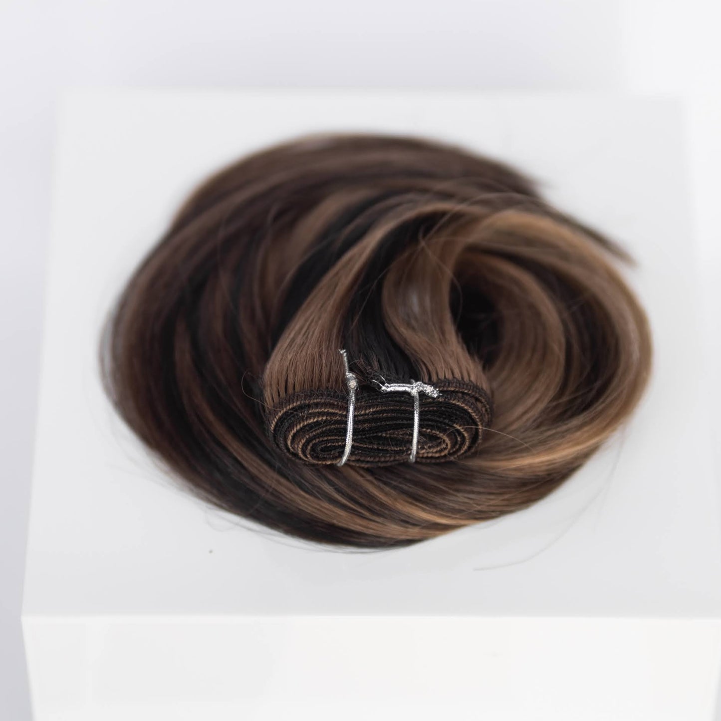 Machine-Tied Weft 22" 160g Professional Hair Extensions - #1B/2/6 Dark Chocolate Caramel (aka Piano Key Chocolate Drip)