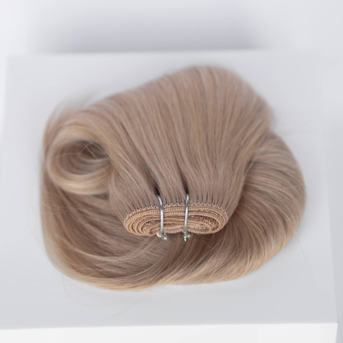 Machine-Tied Weft 28" 180g Single Donor Virgin - #19 Desert Blonde