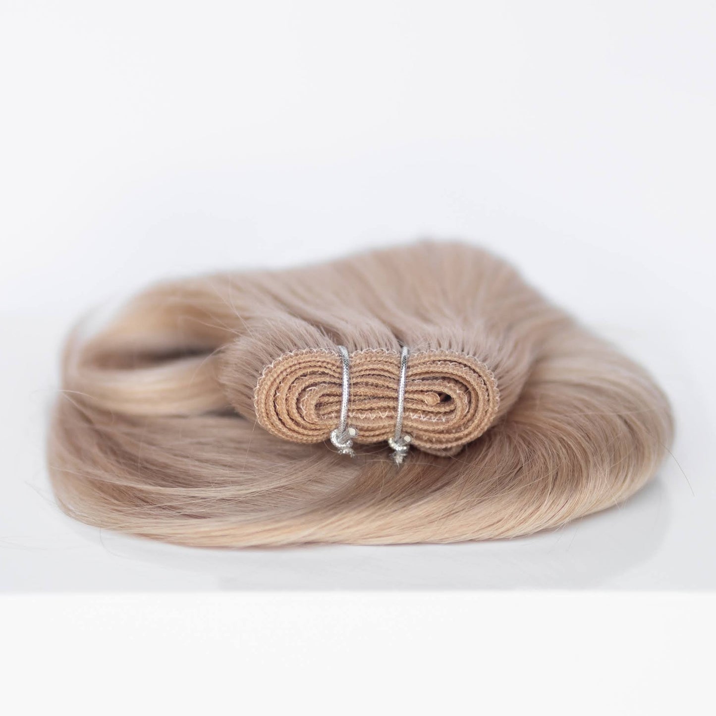 Machine-Tied Weft 28" 180g Single Donor Virgin - #19 Desert Blonde