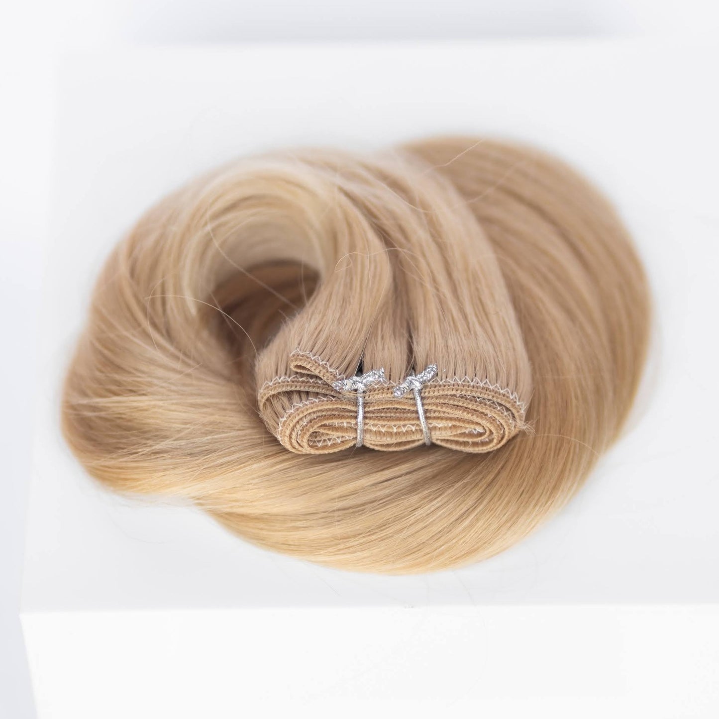 Machine-Tied Weft 22" 160g Professional Hair Extensions - #17 Chardonay Blonde (aka Dirty Ash Blonde)