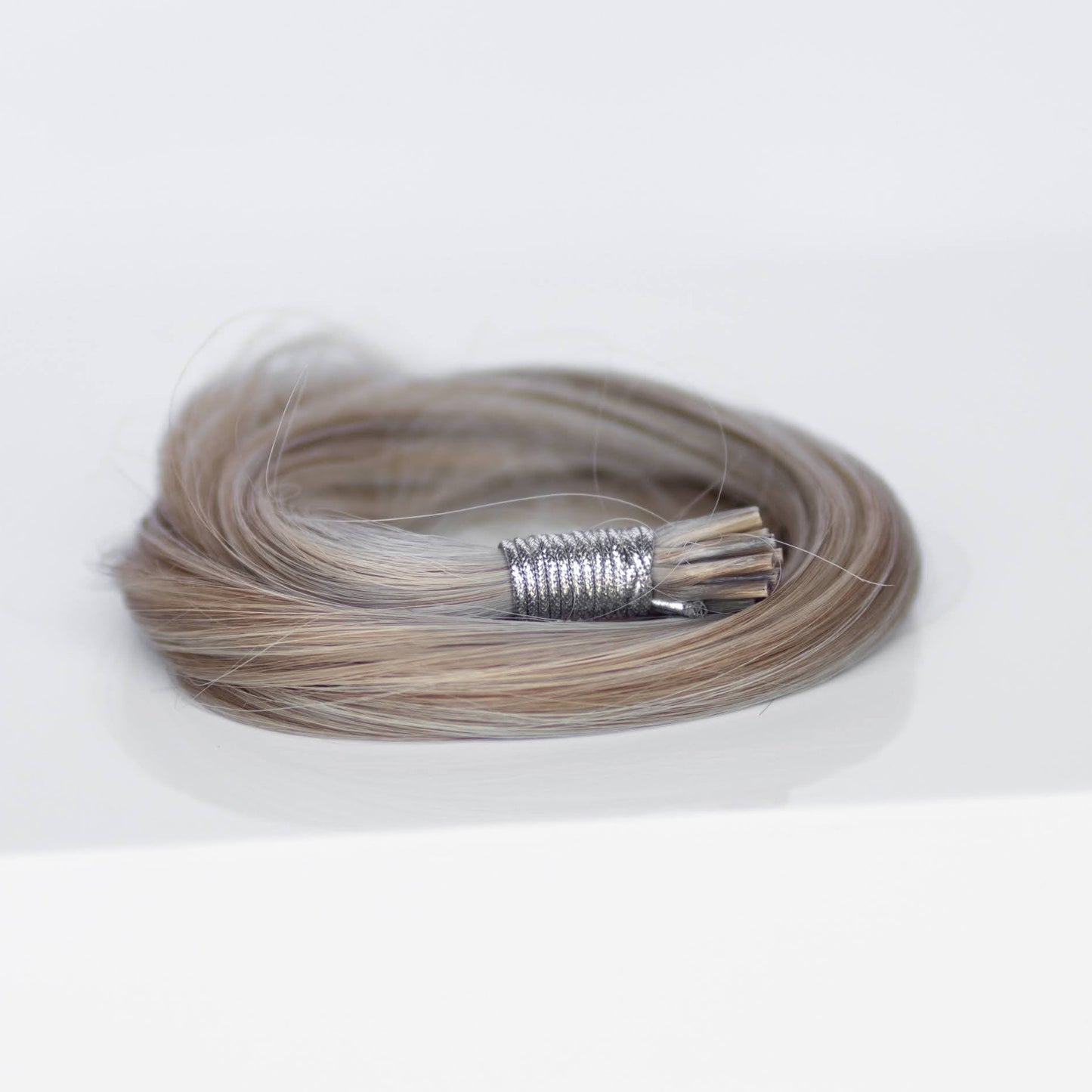 I-Tip 22" 25g Professional Hair Extensions -  #80/18/46 Summer Blonde (aka Piano Key White Truffle)