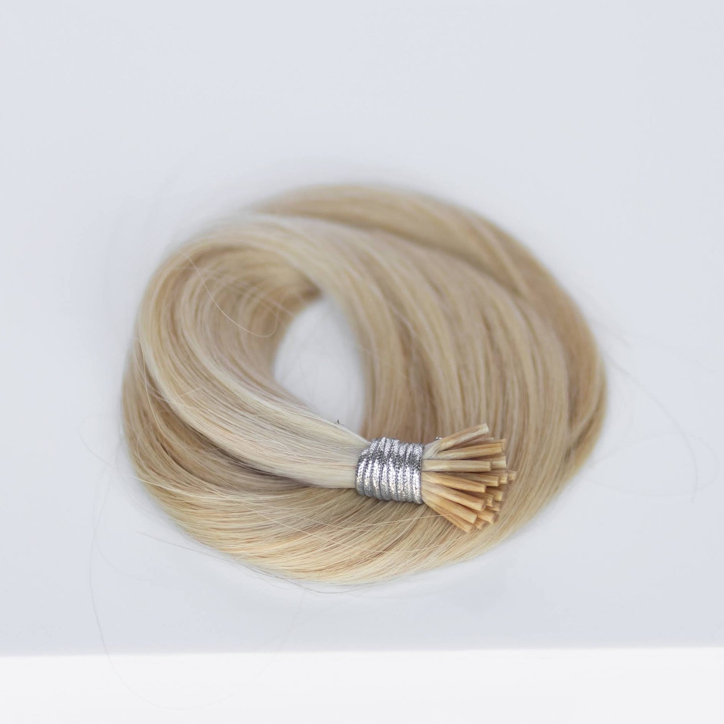 I-Tip 22" 25g Professional Hair Extensions - #22 Southern Belle Blonde (aka Light Ash Blonde)