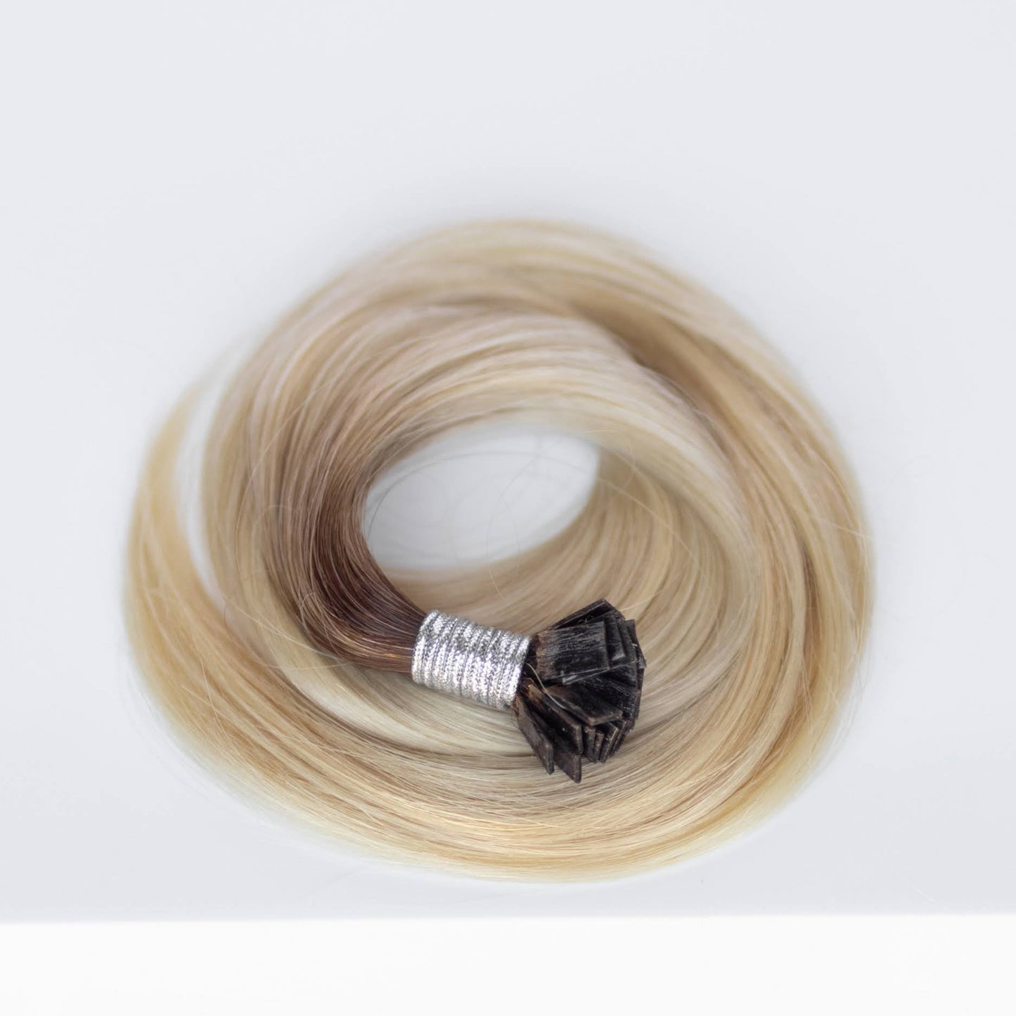 K-Tip 18" 25g Single Donor Virgin - #T3/60 Cocoa Rooted Blonde (aka Rooted Walnut Brown/Ash Blonde)