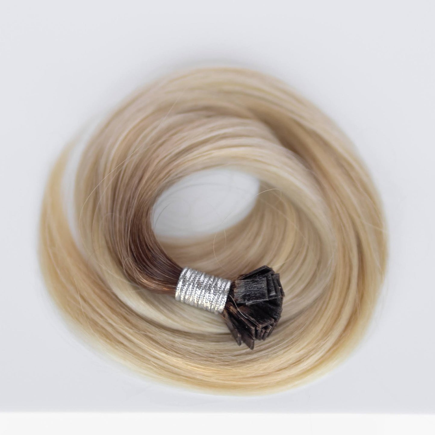 K-Tip 16" 25g Single Donor Virgin - #T3/60 Cocoa Rooted Blonde (aka Rooted Walnut Brown/Ash Blonde)