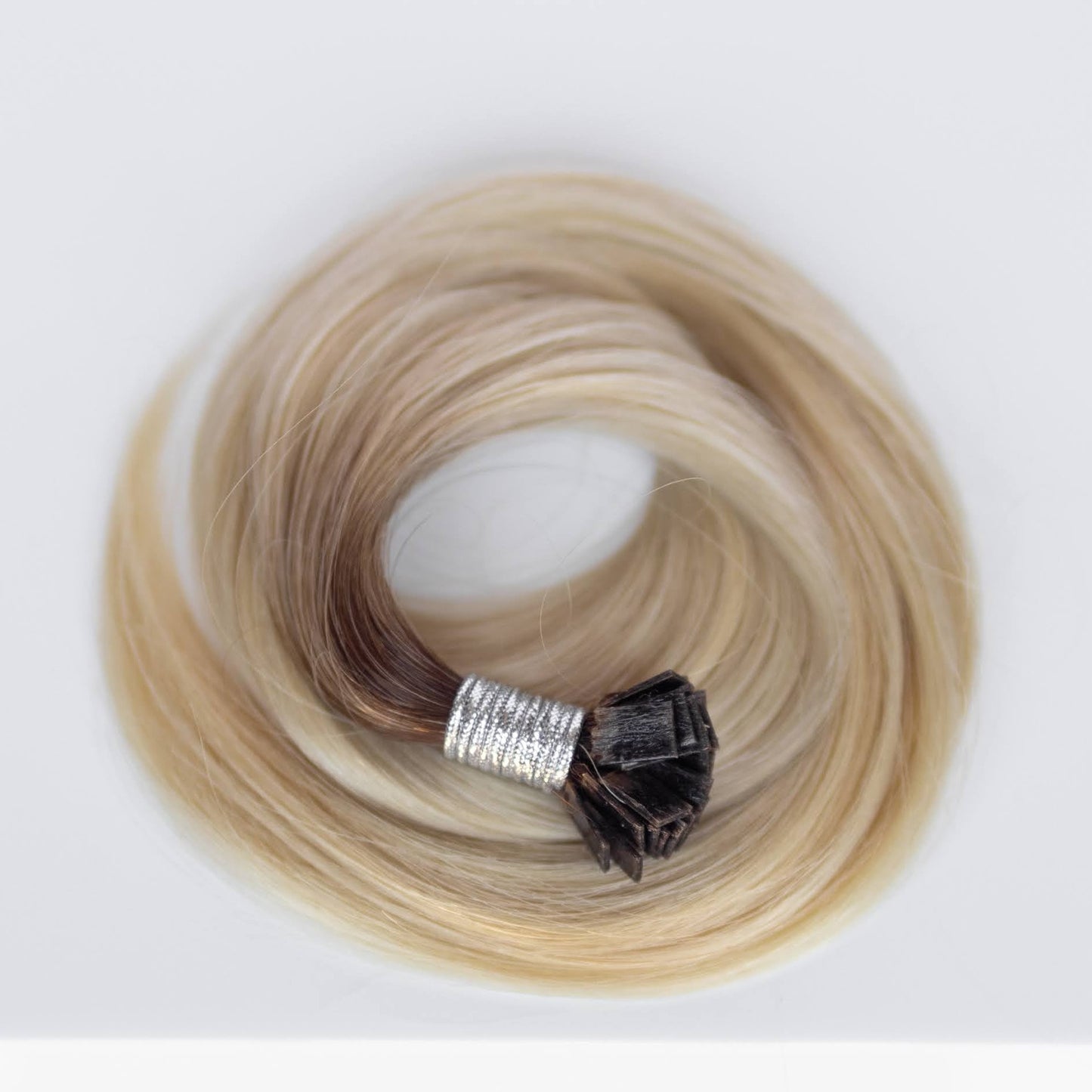 K-Tip 18" 25g Single Donor Virgin - #T3/60 Cocoa Rooted Blonde (aka Rooted Walnut Brown/Ash Blonde)